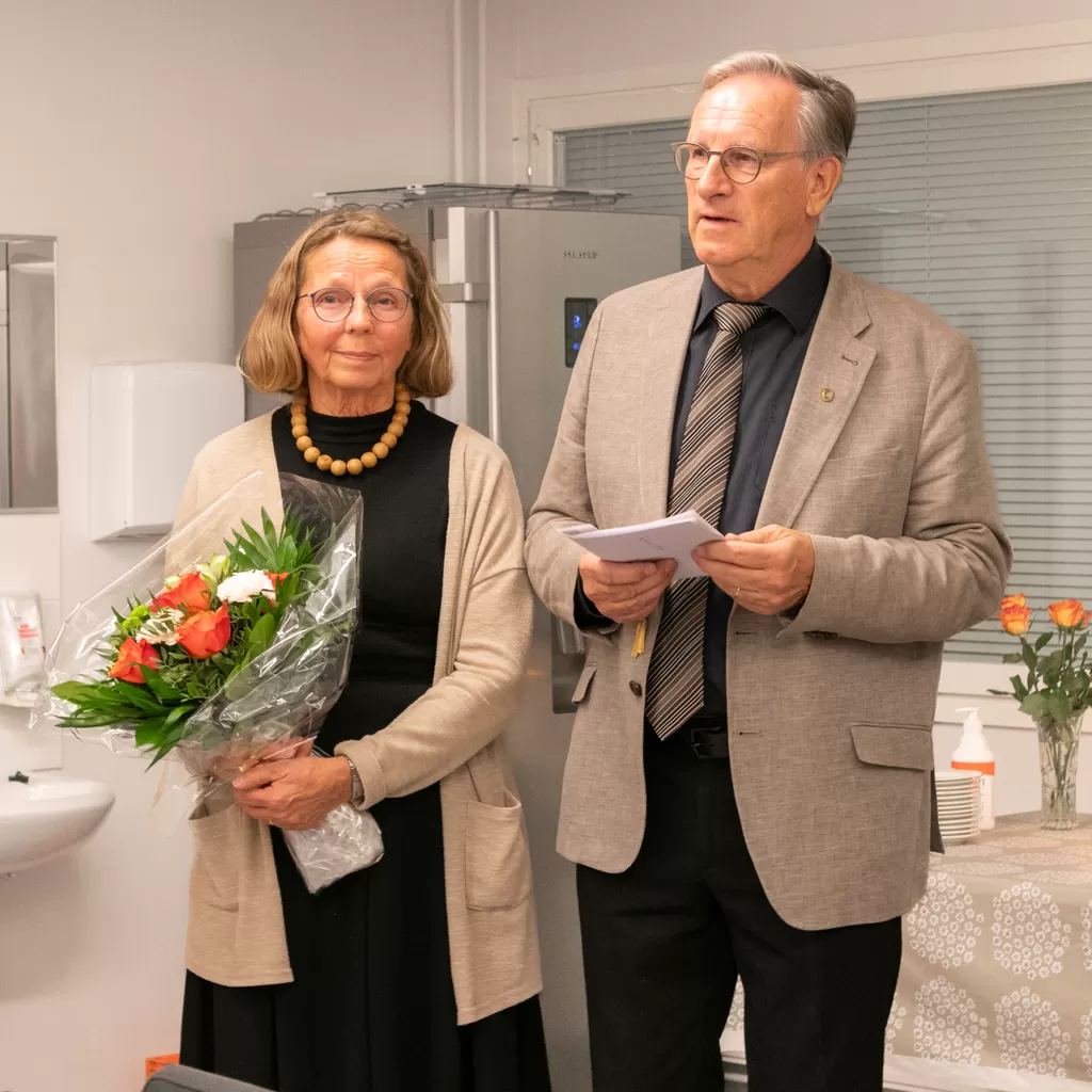 Vaimo Liisa on ollut Markku Seppäselle merkittävä tuki toimitusneuvostotyöskentelyssä.