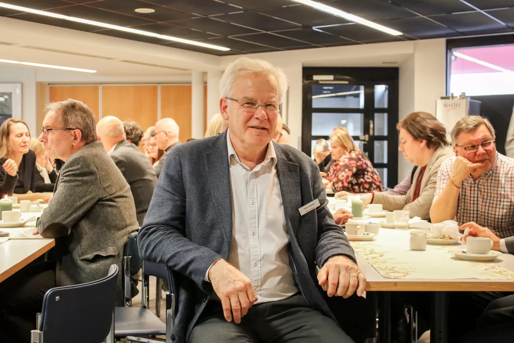 – Olen oppinut kirkolliskokoustyöskentelyssä tuntemaan uusia ihmisiä ja koen yhteistyön myös eri lähtökohdista tulevien edustajien kanssa tärkeäksi, kirkolliskokous- edustaja Hannu Kallunki kertoo. 